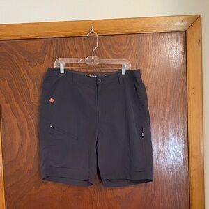 The American Outdoorsman men’s size large hiking shorts.